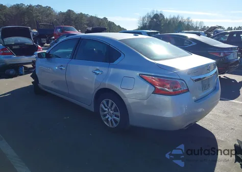 2015 Nissan Altima 2.5/2.5 S/2.5 Sl/2.5 Sv z USA, uszkodzony, nr VIN 1N4AL3AP0FN387904